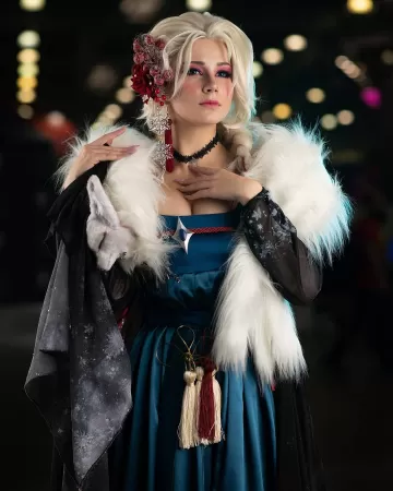 Elsa cosplay by cosplayer Oichichan