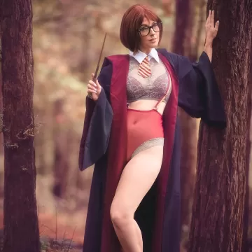 Velma Potter cosplay by Meg Turney