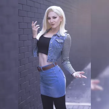 Android 18 cosplay by Ashlynne Dae