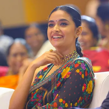 Radiant Elegance: Keerthy Suresh in Traditional Floral Attire